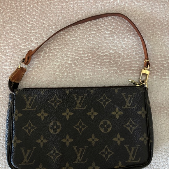 Louis Vuitton Monogram Pochette Accessories - Picture 1 of 10